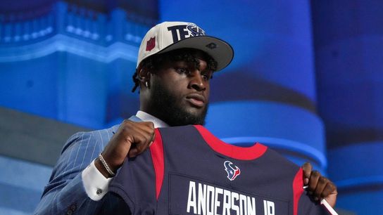 Trades shape first round of NFL draft (NFL)