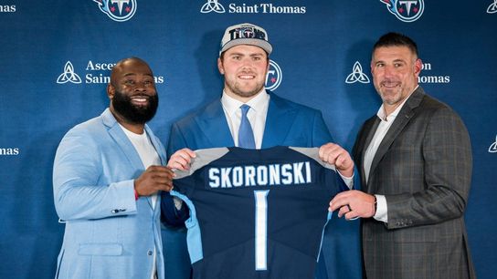Titans sign 1st-rd pick OL Peter Skoronski, add DT Jaleel Johnson (NFL)