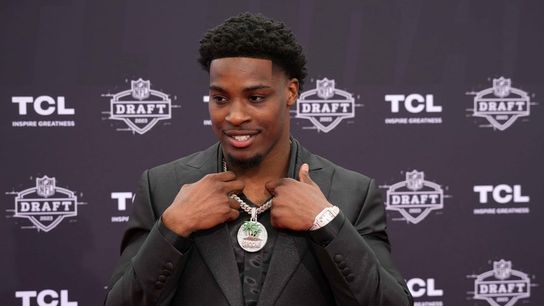 Reports: Seahawks sign No. 5 pick Devon Witherspoon (NFL)
