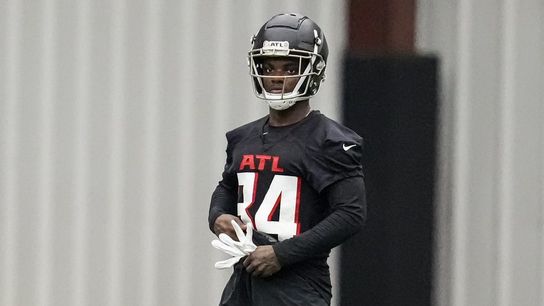Falcons rookie CB Clark Phillips III (leg) carted off field (NFL)