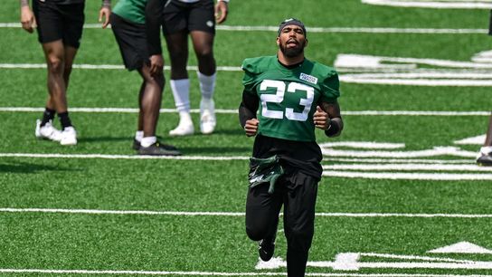 Report: Jets re-sign S Chuck Clark to 1-year deal (NFL)