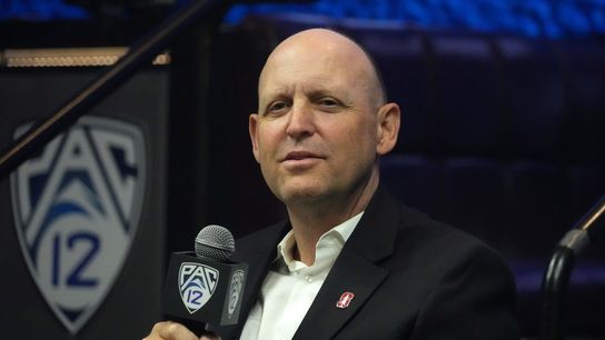 New QB guides Stanford to opening win over Hawaii (College Football)