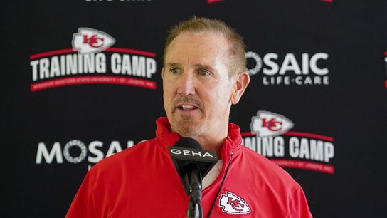 Chiefs DC Steve Spagnuolo signs contract extension (NFL)
