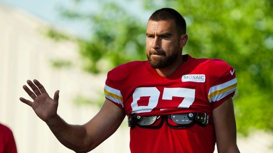 Chiefs TE Travis Kelce, DT Chris Jones will play Sunday (NFL)