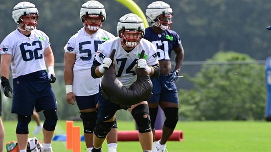 Patriots place OT Riley Reiff on IR to open season (NFL)
