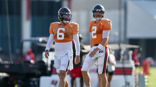 Bucs coach mulling options for starting quarterback (NFL)