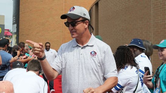 Prof. Peyton: Manning joins Tennessee's communications school (College Football)