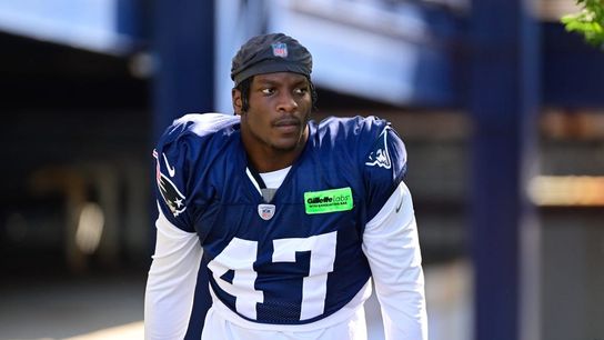 Chiefs sign LB Olakunle Fatukasi, CB Duron Lowe (NFL)
