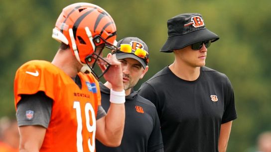 Bengals QB Joe Burrow runs, throws before preseason game (NFL)