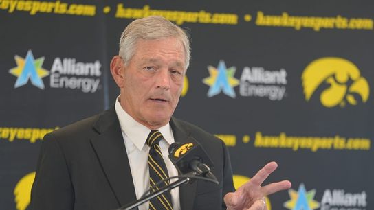 Iowa coach: 'Dealbreaker' if players bet on Hawkeyes' games (College Football)