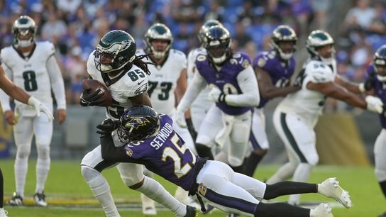 Eagles WR Tyrie Cleveland (neck) carted off field (NFL)
