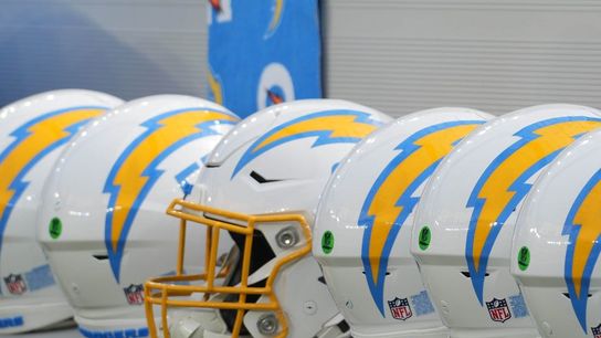 Report: Chargers add former All-Pro NaVorro Bowman as LB coach (NFL)