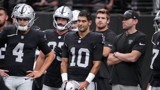 Raiders undecided on starting QB vs. Chargers (NFL)