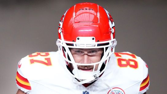 Chiefs owner Clark Hunt not betting against Travis Kelce playing (NFL)