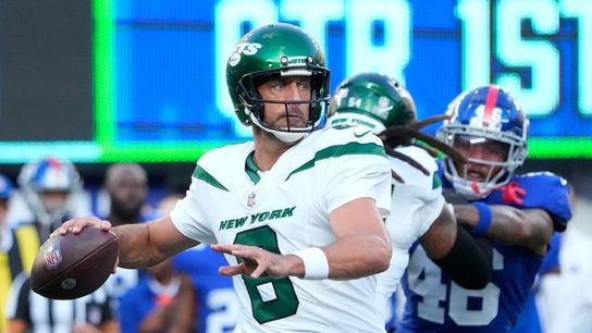 Aaron Rodgers tosses TD in Jets preseason debut (NFL)