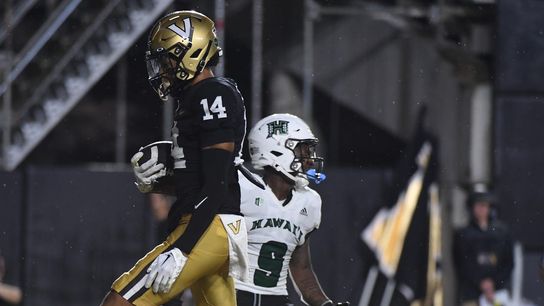 AJ Swann throws for three touchdowns as Vanderbilt holds off Hawaii (College Football)