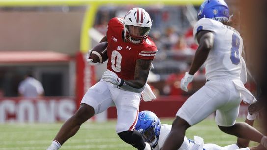 No. 19 Wisconsin racks up 312 rushing yards, blasts Buffalo (College Football)