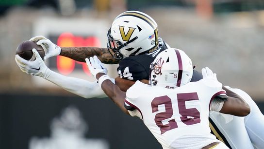 UNLV hosts Vandy in rare visit by SEC opponent (College Football)