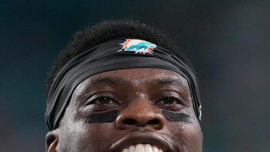 Report: Dolphins to release DE Emmanuel Ogbah, clear $13.7M in cap space (NFL)