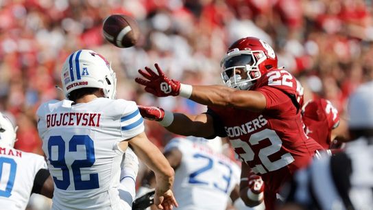 Tawee Walker helps No. 18 Oklahoma hold off SMU (College Football)