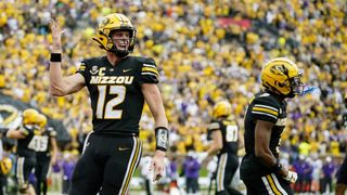 Missouri QB Brady Cook (hyperextended knee) day-to-day (College Football)
