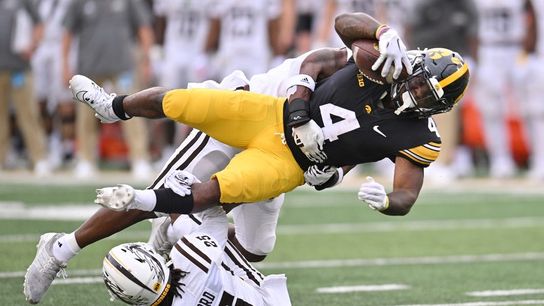 No. 25 Iowa starts slow, roars past Western Michigan (College Football)