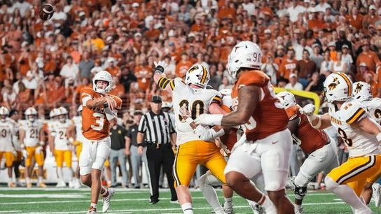 After slow start, No. 4 Texas pulls away from Wyoming (College Football)