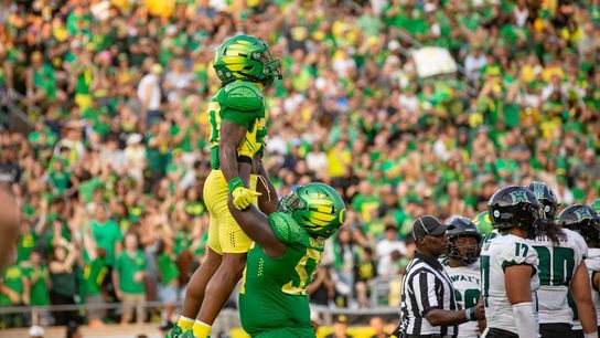 Bo Nix, No. 13 Oregon roll over Hawaii 55-10 (College Football)