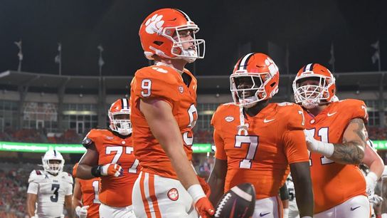 Cade Klubnik accounts for four TDs as Clemson rolls past FAU (College Football)