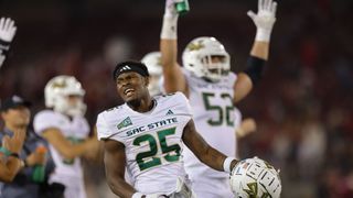 Sacramento State to build new stadium, eyes Pac-12 bid (College Football)