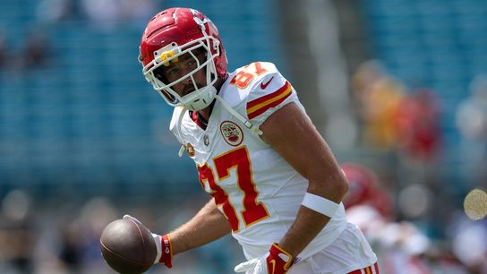 Travis Kelce says he invited Taylor Swift to a Chiefs game (NFL)