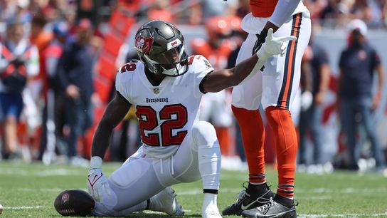 Buccaneers place RB Chase Edmonds (knee) on IR (NFL)