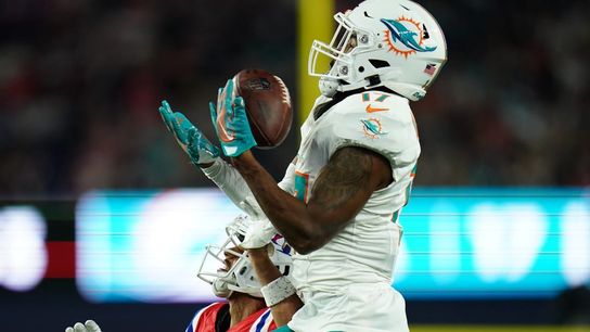 Dolphins WR Jaylen Waddle (concussion) returns to practice (NFL)
