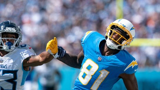 Chargers WR Mike Williams departs with knee injury (NFL)