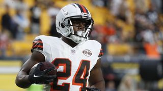 Browns assessing options with Nick Chubb lost for season (NFL)