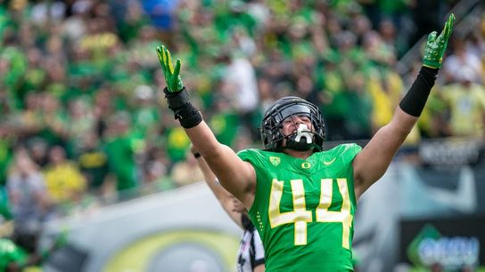 No. 10 Oregon routs No. 19 Colorado, hands Coach Prime first loss (College Football)