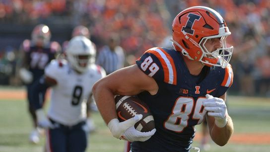 Illinois hold off Florida Atlantic, 23-17 (College Football)