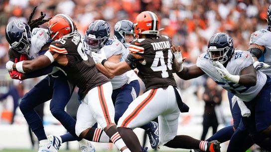 Browns take to the air, overwhelm Titans 27-3 (NFL)