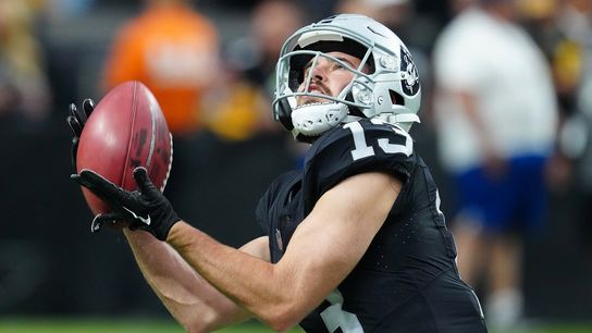 Report: WR Hunter Renfrow eyes return, visits Raiders (NFL)