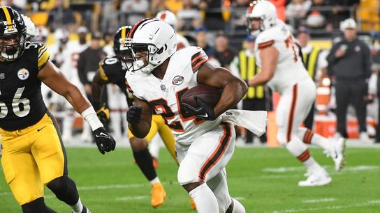 Reports: Browns, RB Nick Chubb agree to restructured deal (NFL)