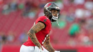 Report: Bucs WR Mike Evans to have MRI on hamstring (NFL)