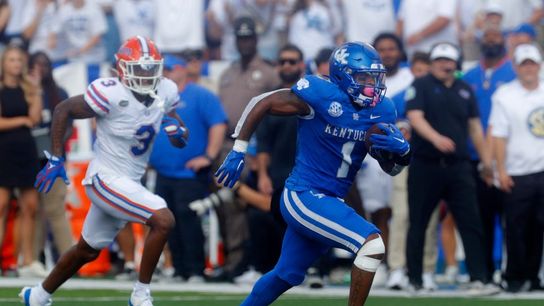 Ray Davis (280 yards) runs Kentucky past No. 22 Florida (College Football)