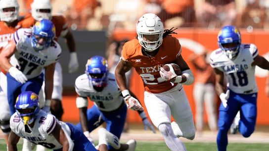 Jonathon Brooks carries No. 3 Texas past No. 24 Kansas (College Football)