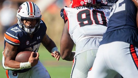 Arkansas, Auburn meet as offenses appear settled (College Football)