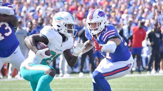 Floundering Giants visit Dolphins, rookie star De'Von Achane (NFL)