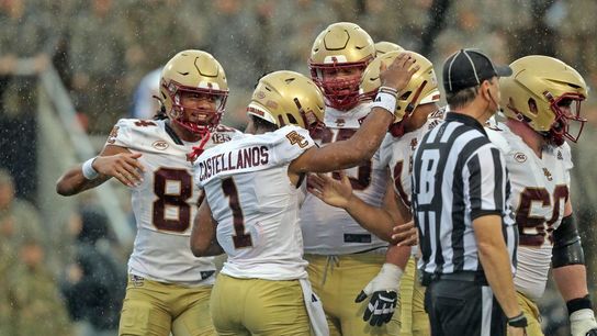 Thomas Castellanos (4 TDs), Boston College edge Army (College Football)