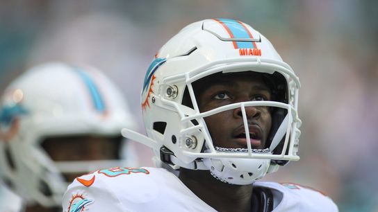 Report: Dolphins placing RB De'Von Achane on IR (NFL)
