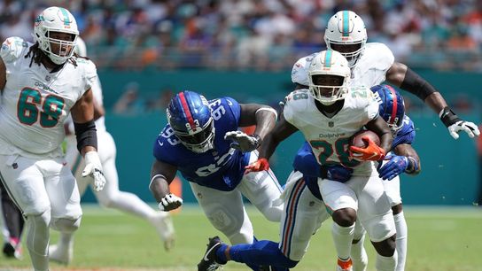 Dolphins activate star rookie RB De'Von Achane (knee) off IR (NFL)