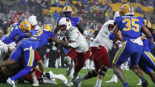 Pitt upsets sloppy No. 14 Louisville, 38-21 (College Football)