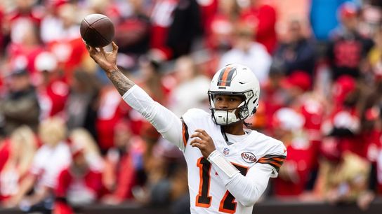 Rookie QB, Browns 'D' aim to subdue Steelers (NFL)